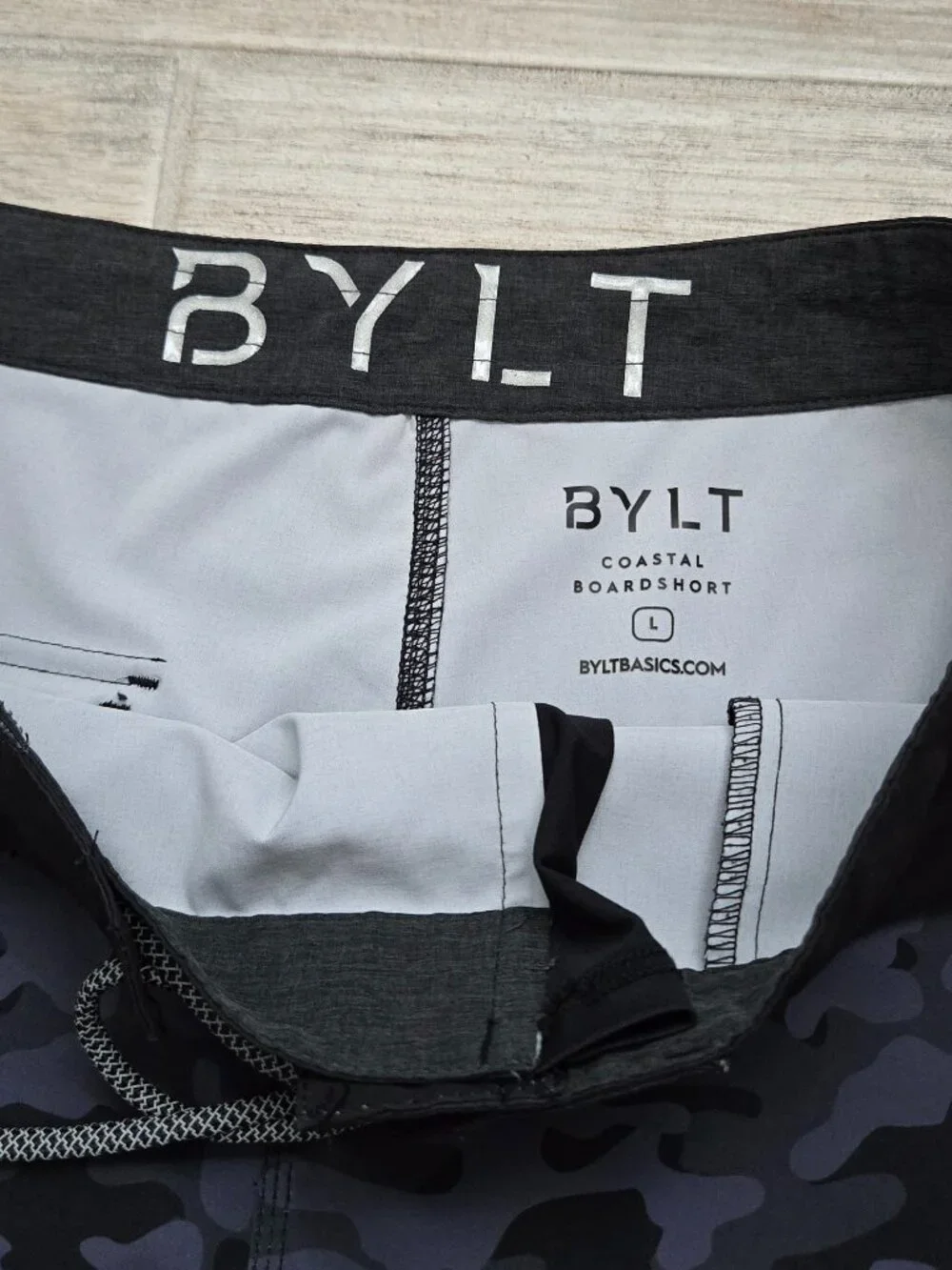 BYLT Basics Coastal Board Shorts Mens Stretch Dark Camo Drawstring Resort Pool L